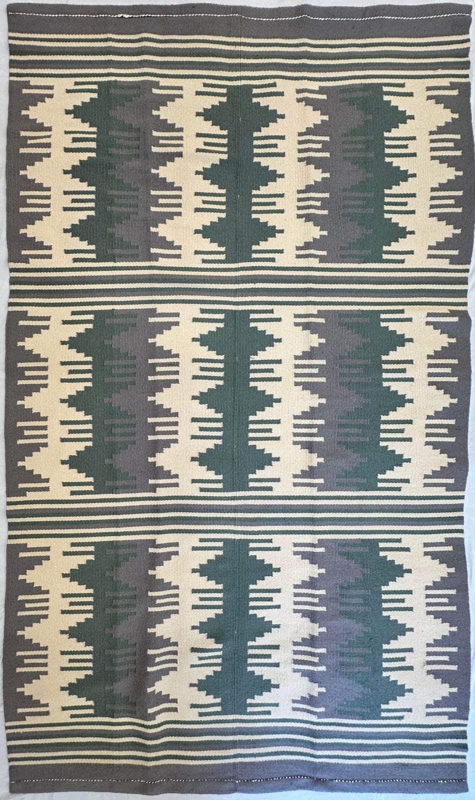 MAGYAR KÉZI CSOMÓZÁSÚ KILIM