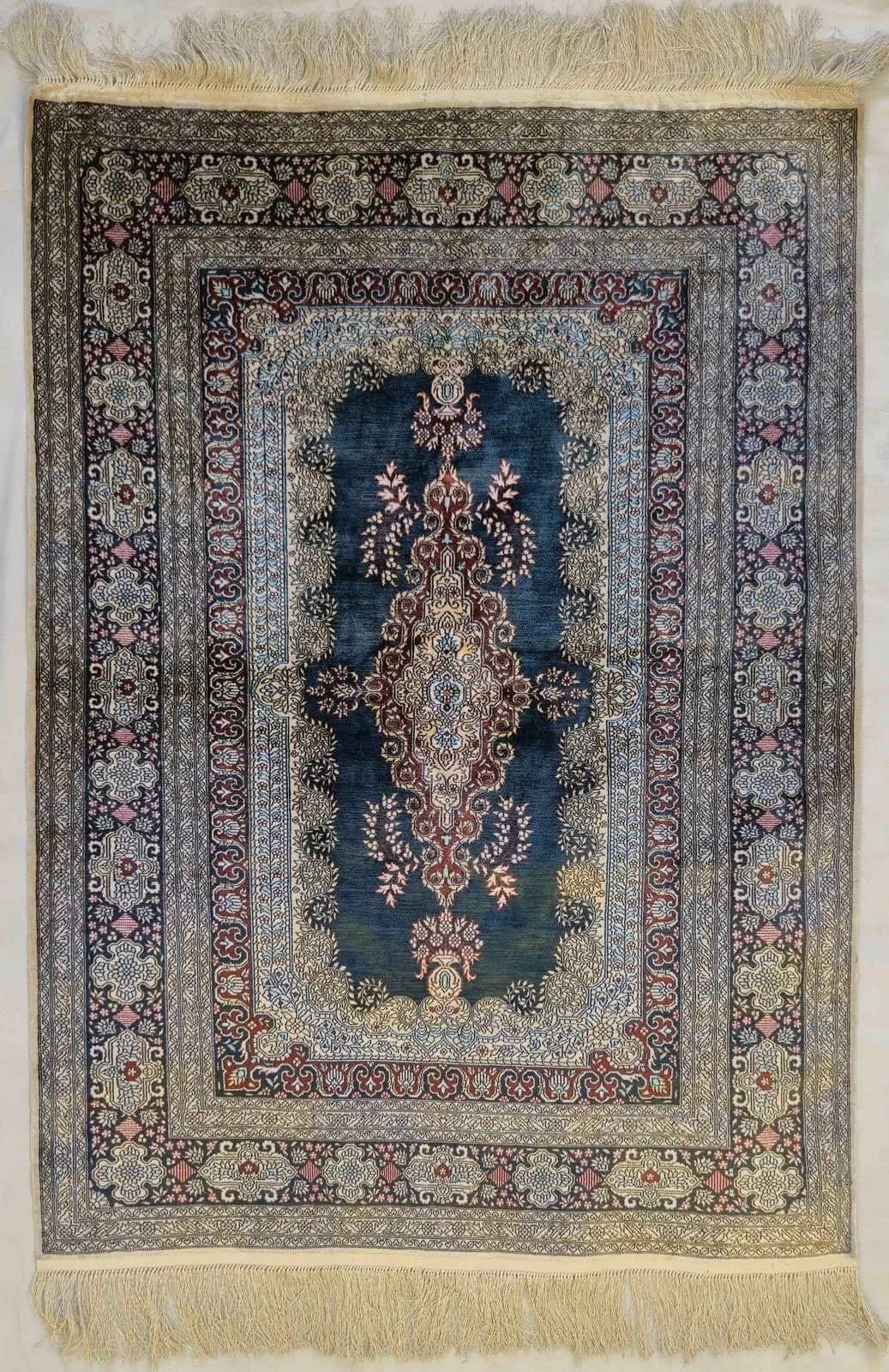 CHINESE SILK HANDMADE CARPET