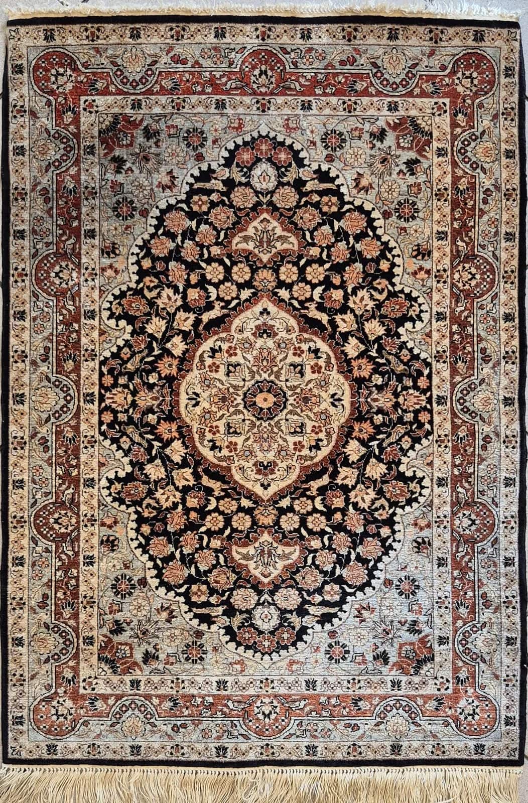 CHINESE HEREKE SILK HANDMADE CARPET