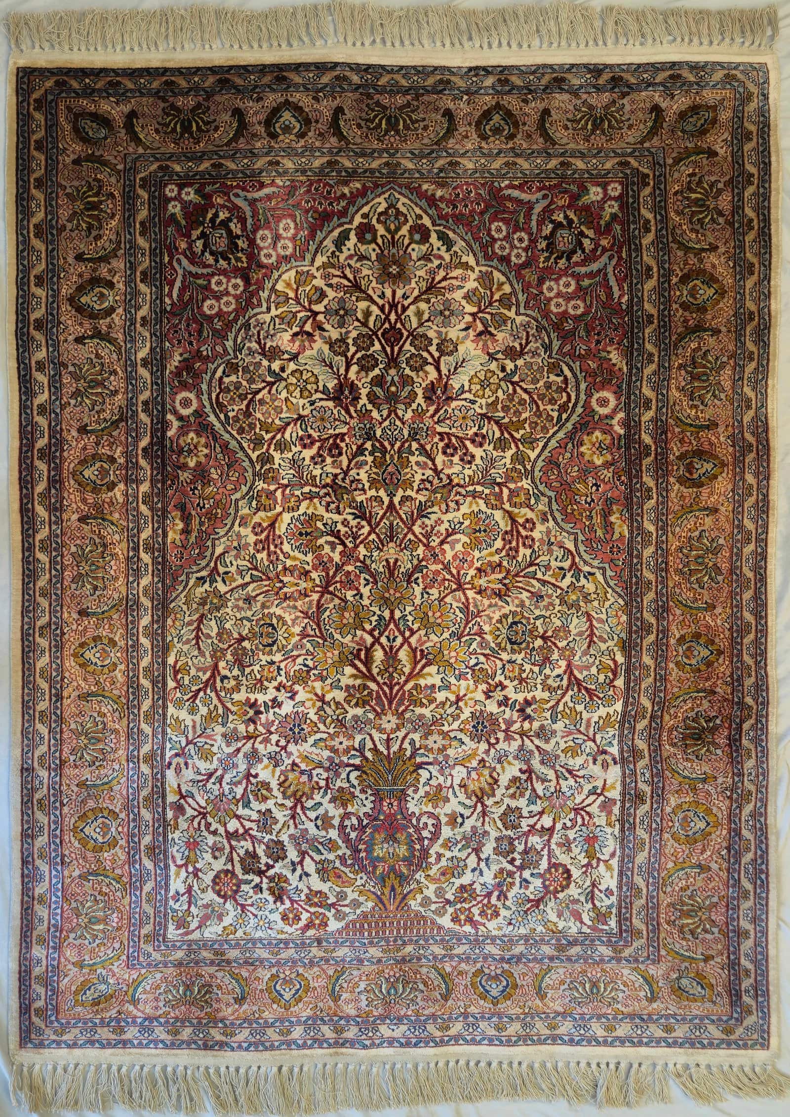 INDIAN KASHMIR SILK HANDMADE CARPET