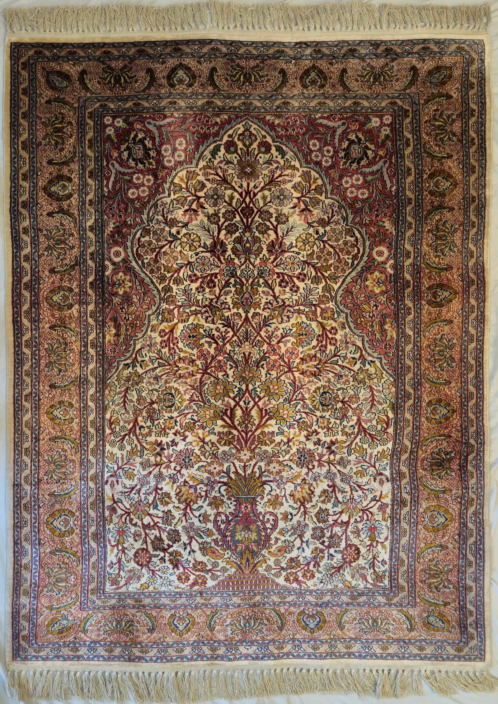 INDIAN KASHMIR SILK HANDMADE CARPET