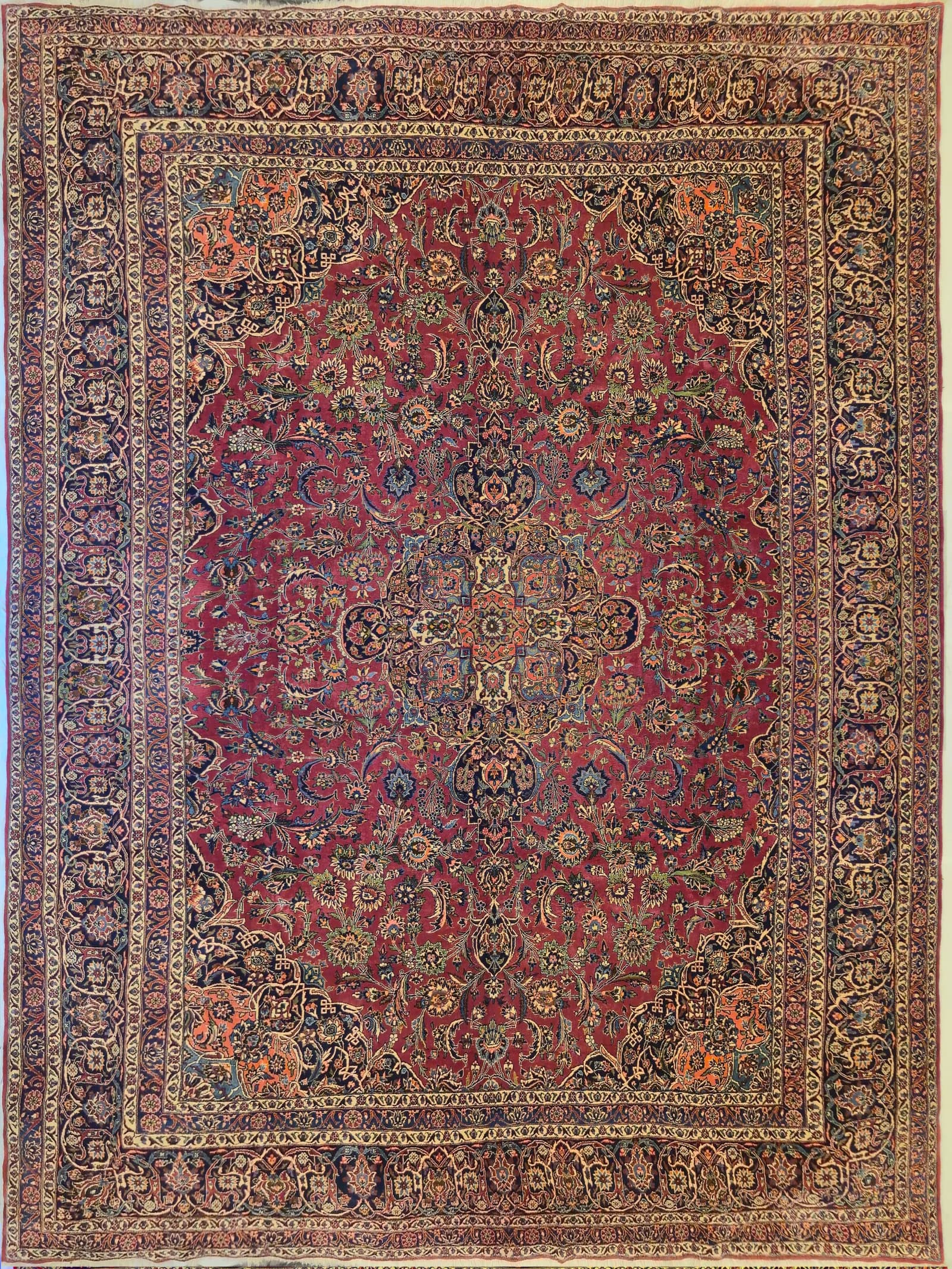 ANTIQUE IRANIAN KASHAN HANDMADE WOOL CARPET