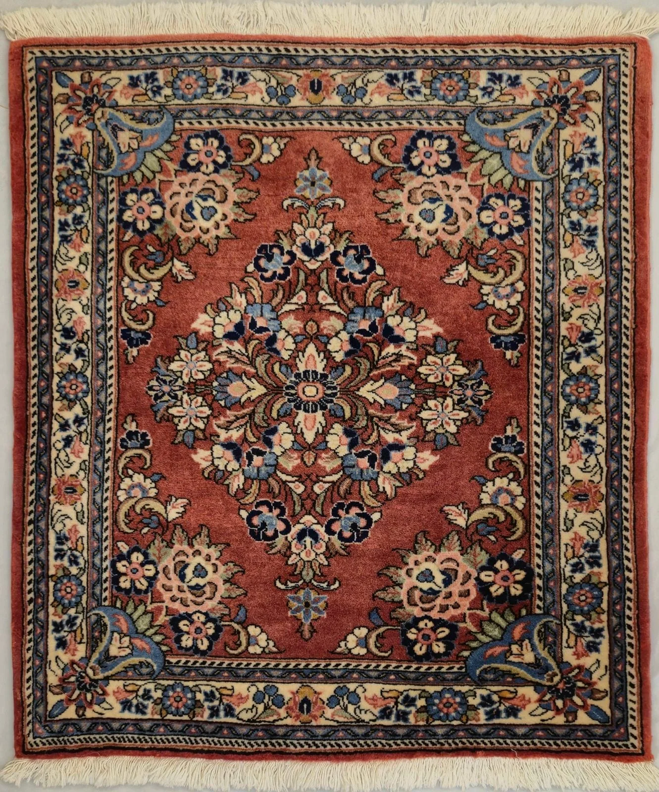 IRANIAN SAROUGH HANDMADE WOOL CARPET