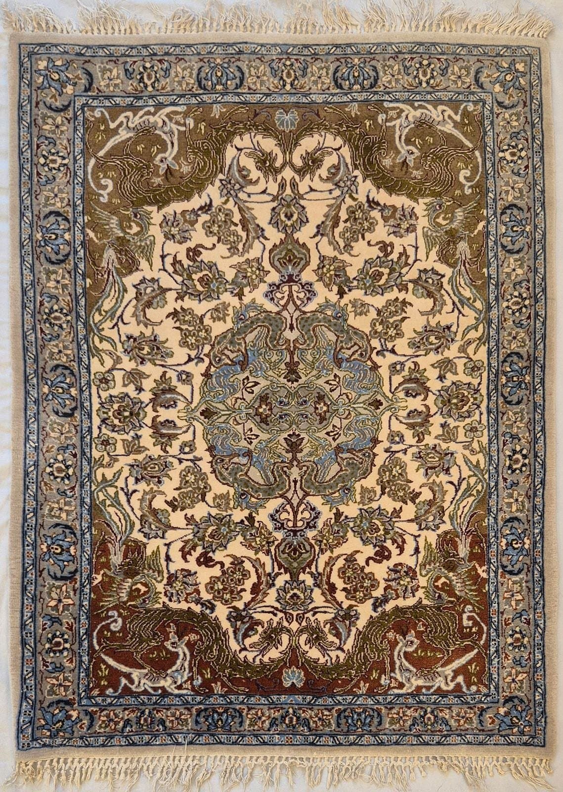 IRÁNI ISFAHAN KÉZI CSOMÓZÁSÚ GYAPJÚ SZŐNYEG