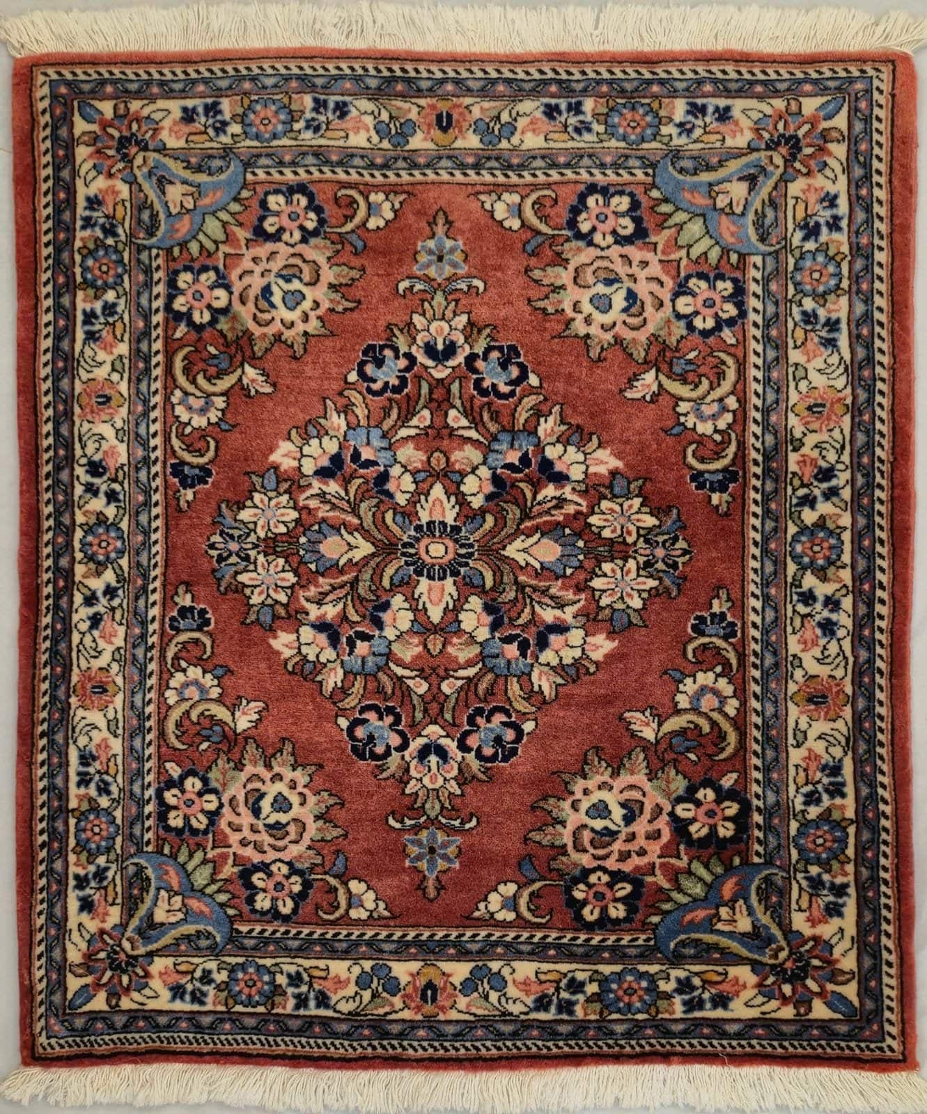 IRANIAN SAROUGH HANDMADE WOOL CARPET